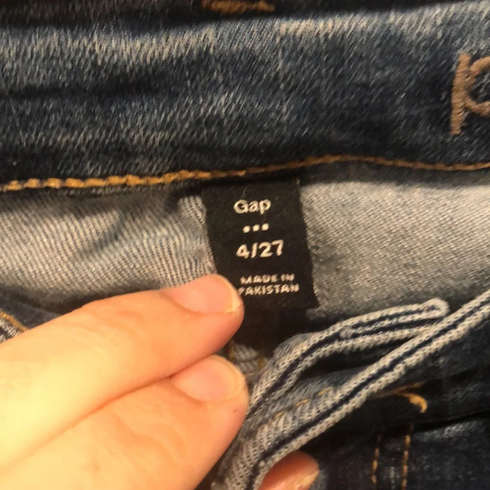 Women’s Gap 4/27 Skinny Jean in medium indigo good condition - Picture 6 of 6